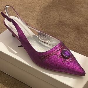 Elegant Purple Heels with Stiletto Design